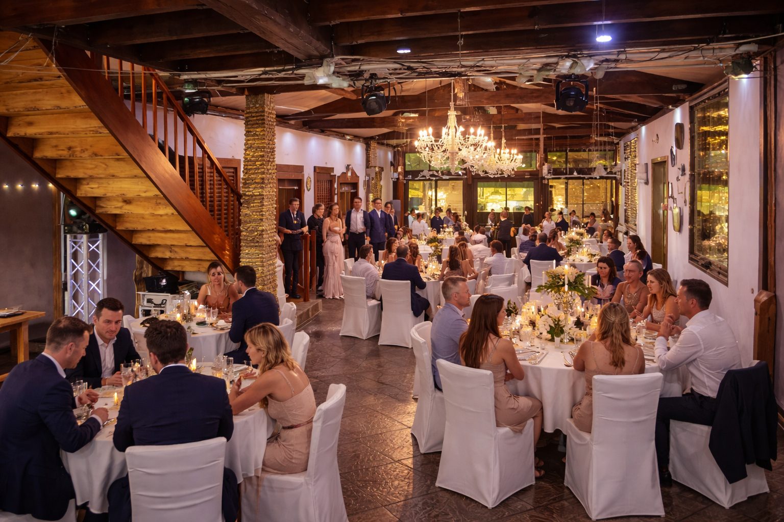 Réception de mariage dans une salle de réception élégante près d’Arras dans le Pas-de-Calais avec dîner assis et ambiance chaleureuse