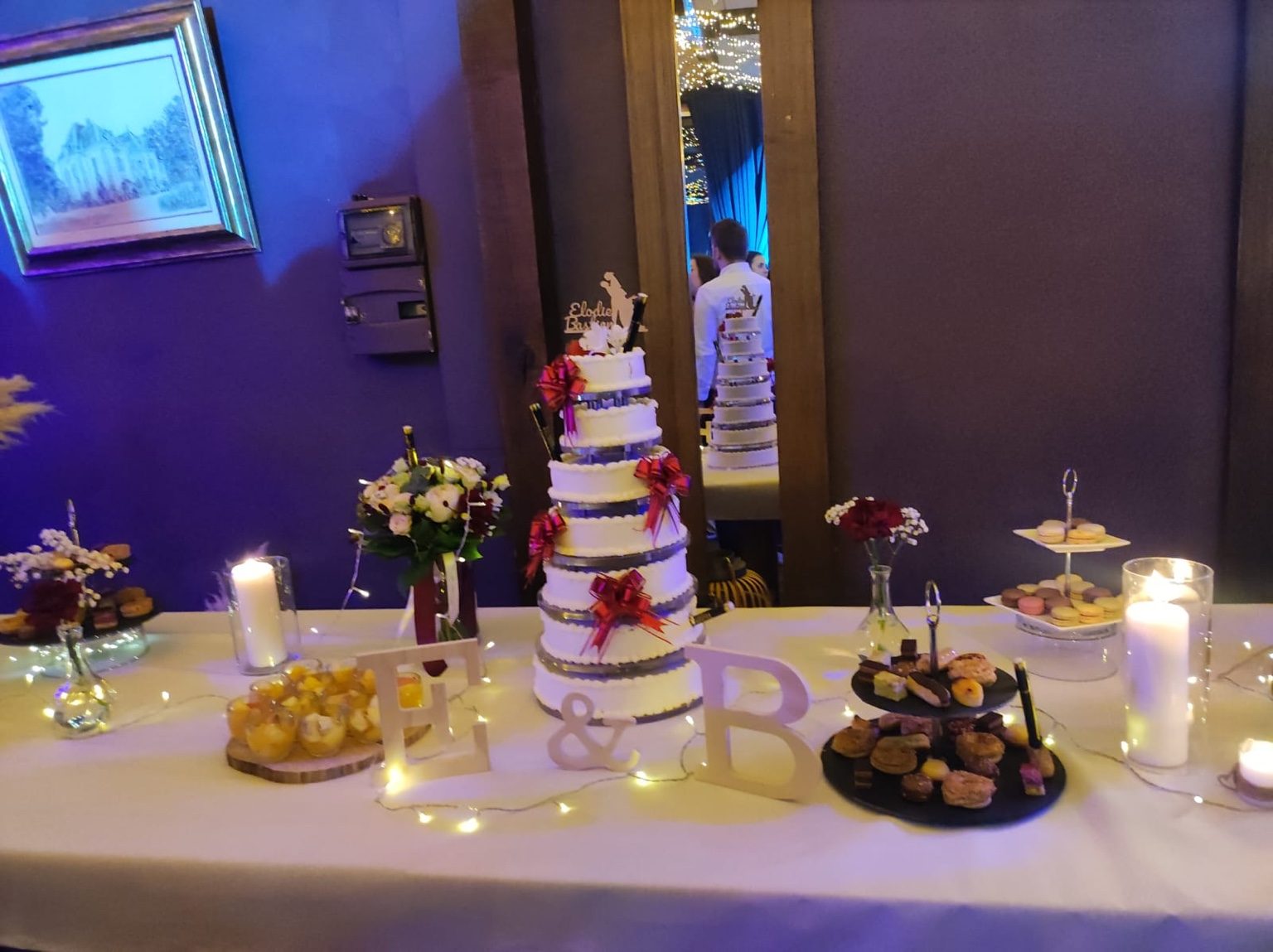 Wedding cake à étages pour mariage à Arras dans le Pas-de-Calais, proche de Lille, Béthune et Cambrai